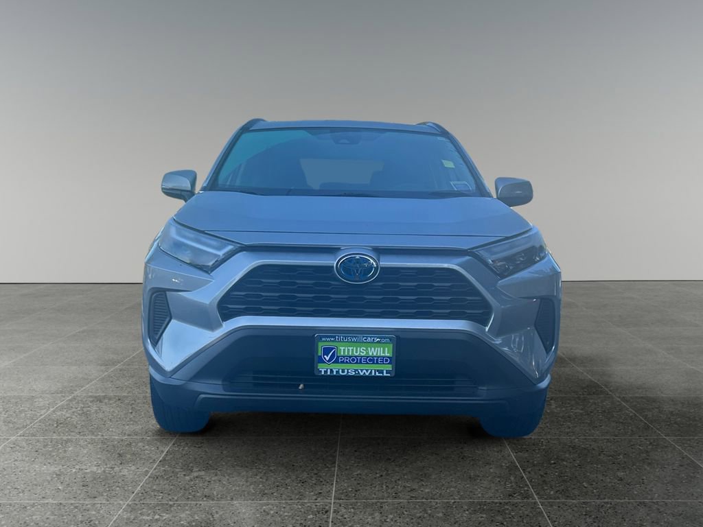 Used 2022 Toyota RAV4 XLE image 2