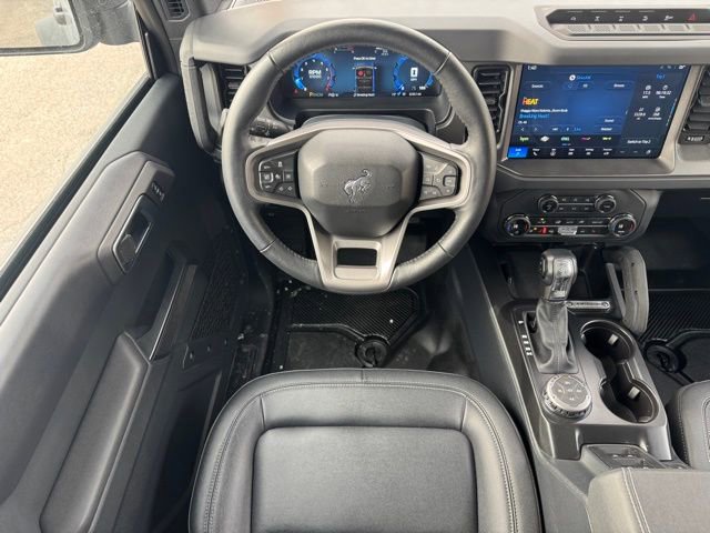 Used 2025 Ford Bronco Badlands image 17