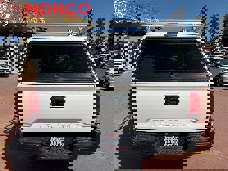 Used 2018 Toyota Tacoma 2WD Access Cab image 7