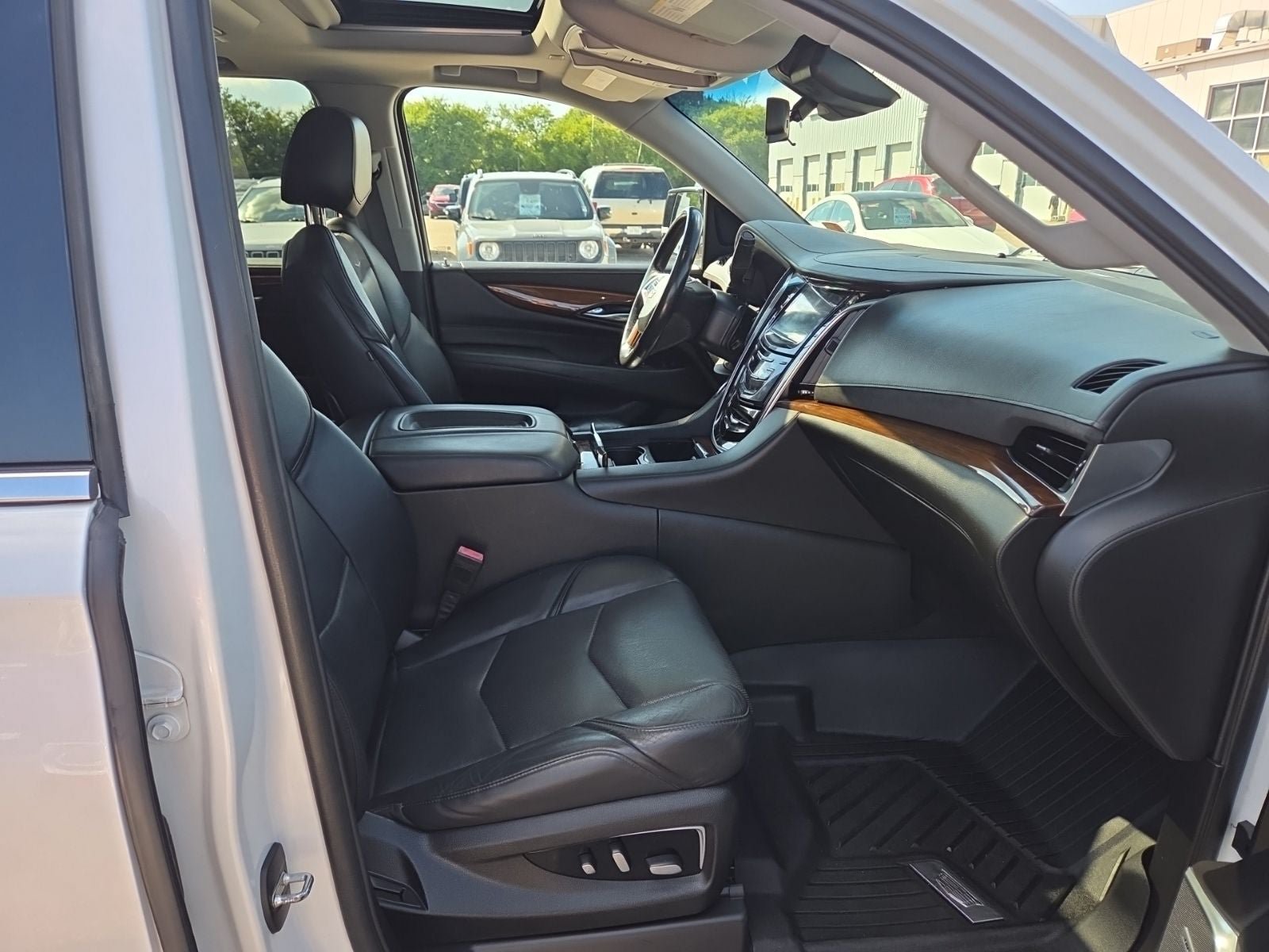 Used 2020 Cadillac Escalade ESV Premium Luxury AWD/4WD image 41