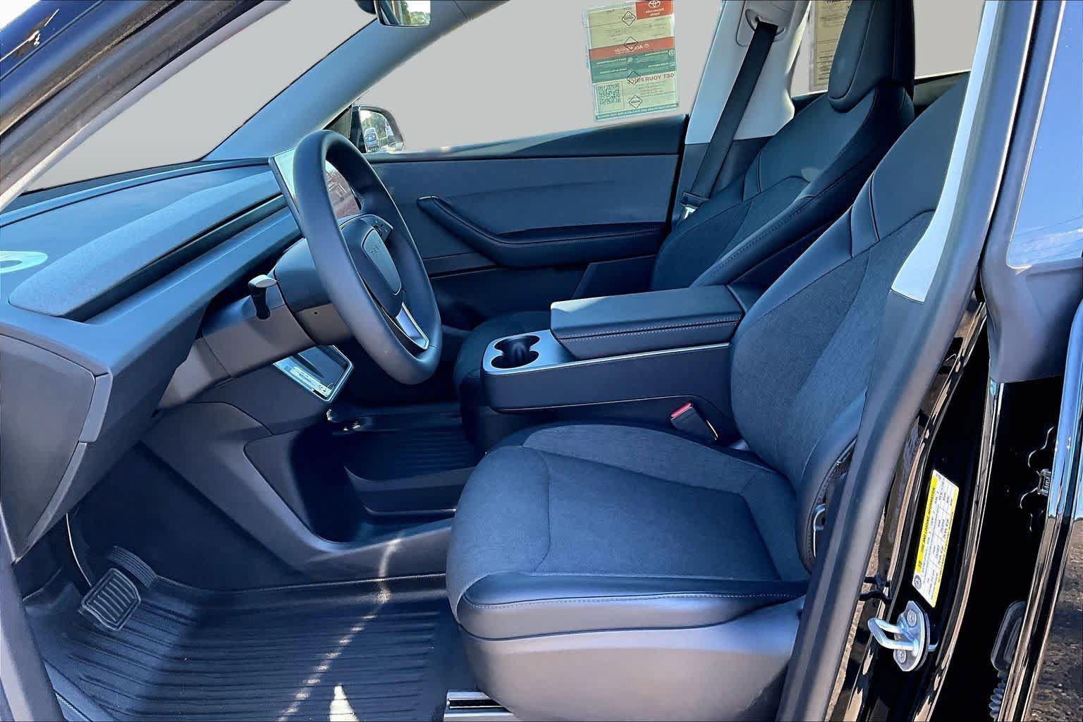 Used 2026 Tesla Model Y 2WD image 7