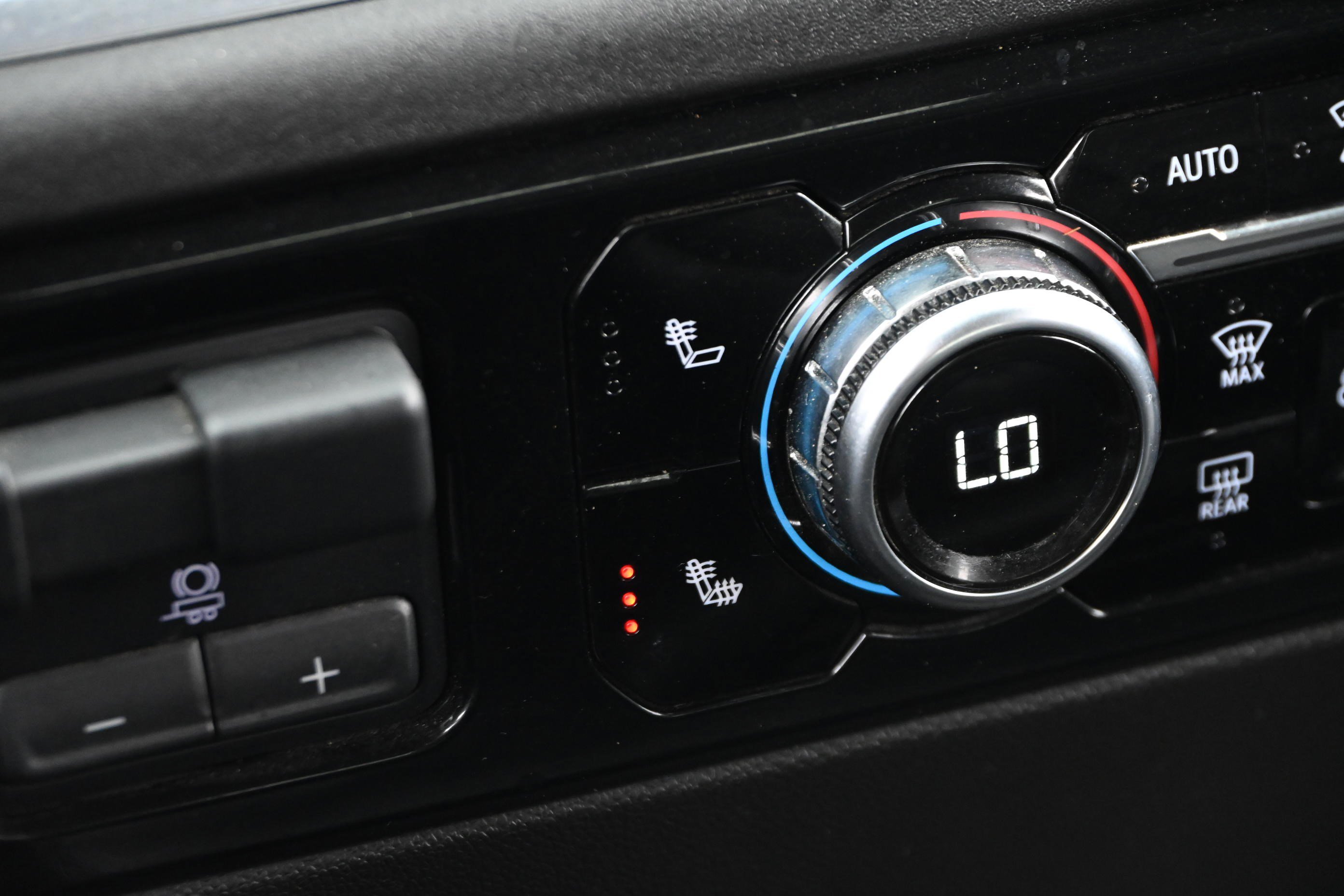 Used 2024 GMC Sierra 1500 SLE w/ Preferred Package image 35