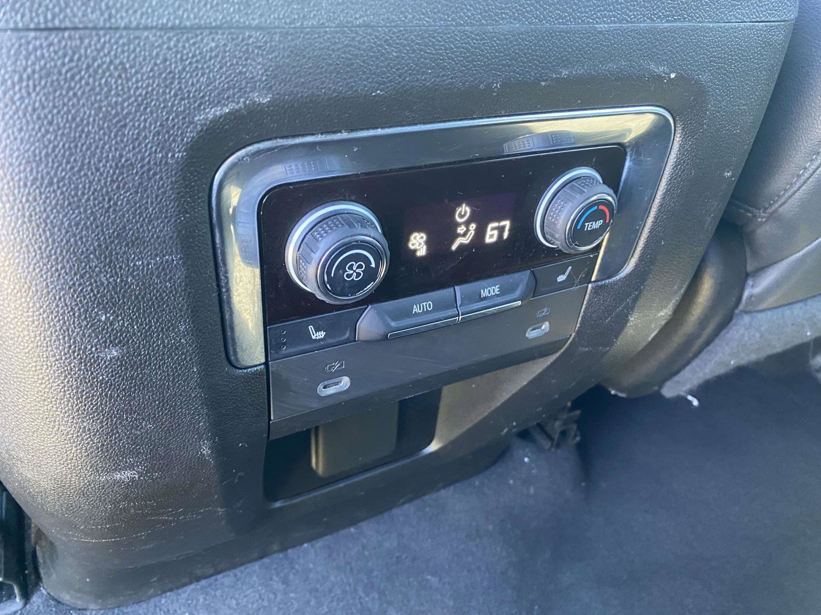 Used 2023 Chevrolet Suburban Premier RWD image 13