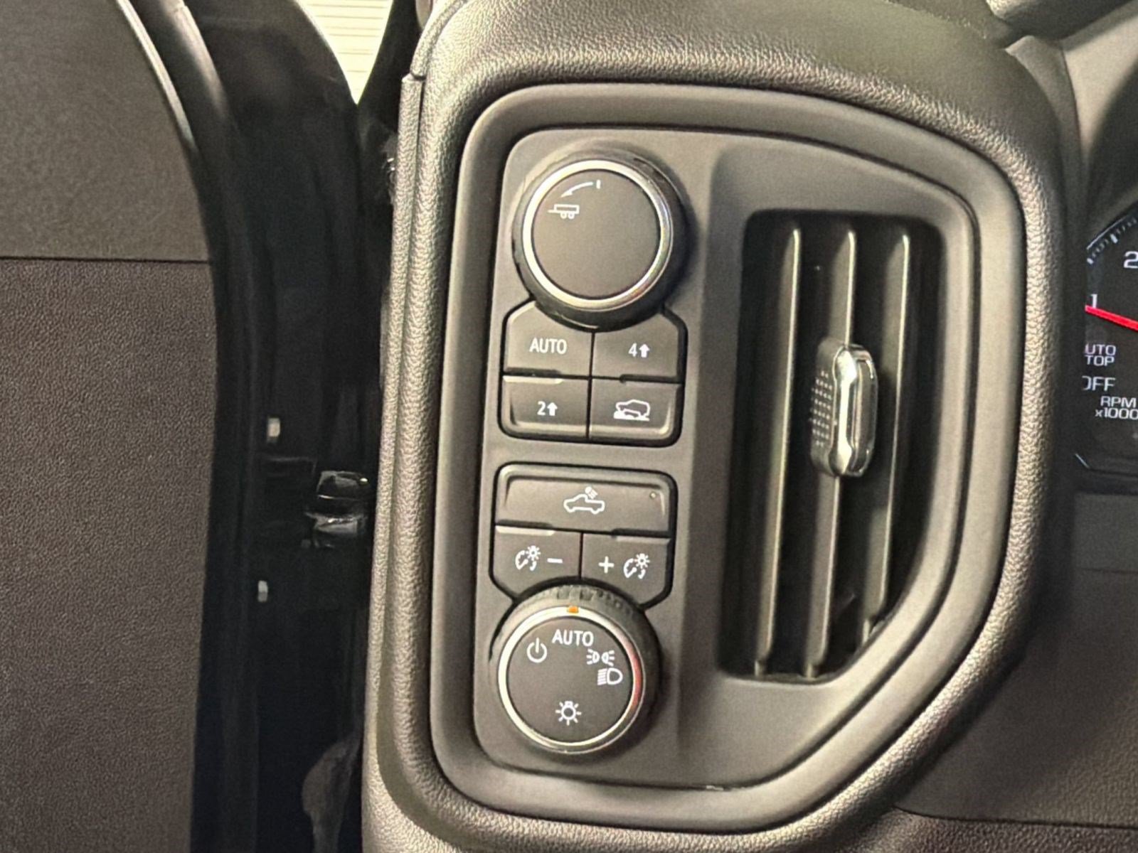 Used 2025 Chevrolet Silverado 1500 Custom AWD/4WD image 27