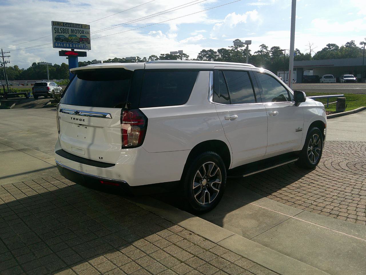 Used 2021 Chevrolet Tahoe LT w/ LT Signature Package RWD image 4