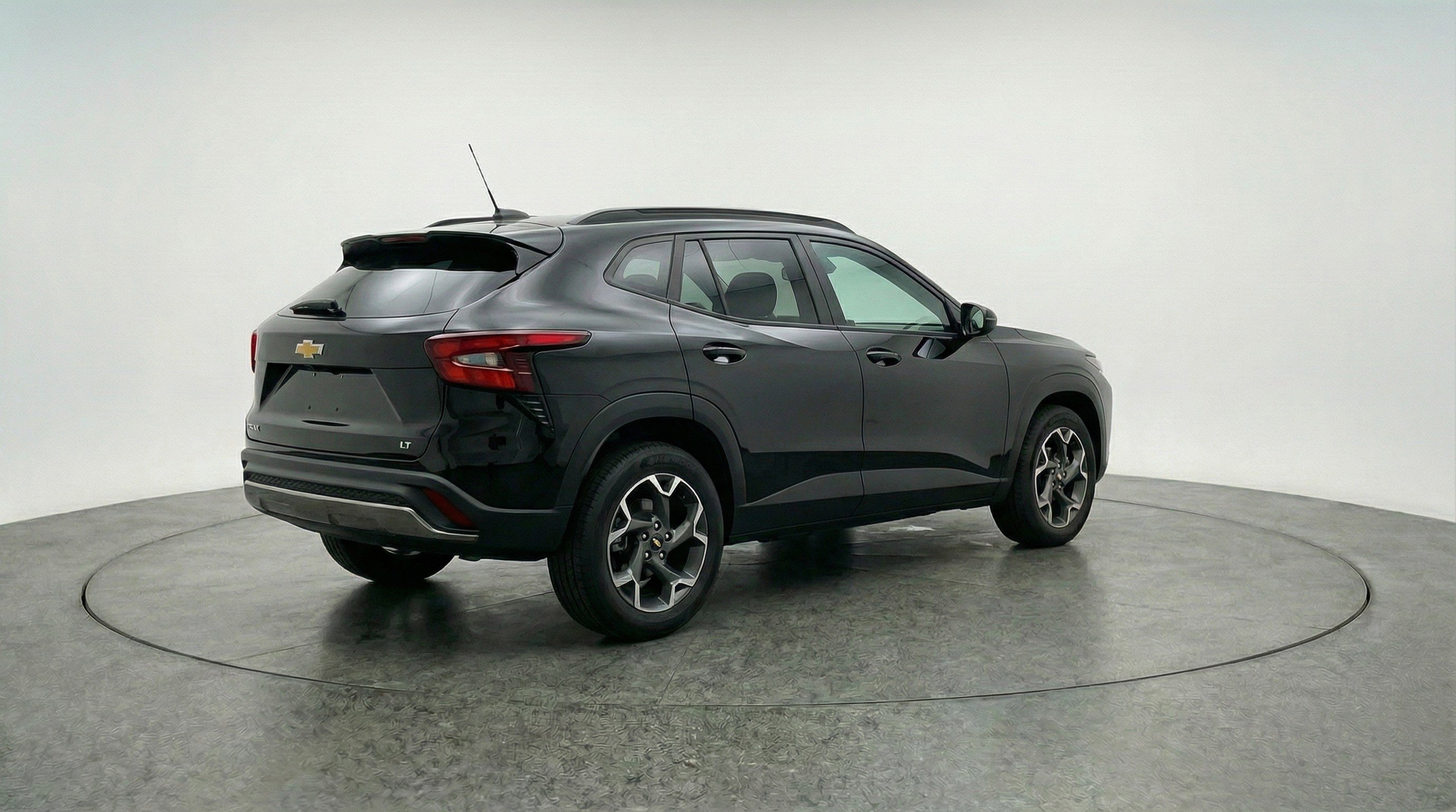 Used 2025 Chevrolet Trax LT w/ LT Convenience Package image 9