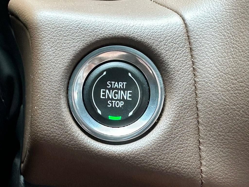 Used 2023 Chevrolet Tahoe High Country AWD/4WD image 21