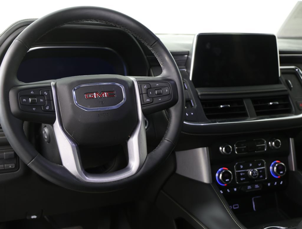 Used 2024 GMC Yukon XL SLT w/ SLT Luxury Package image 3