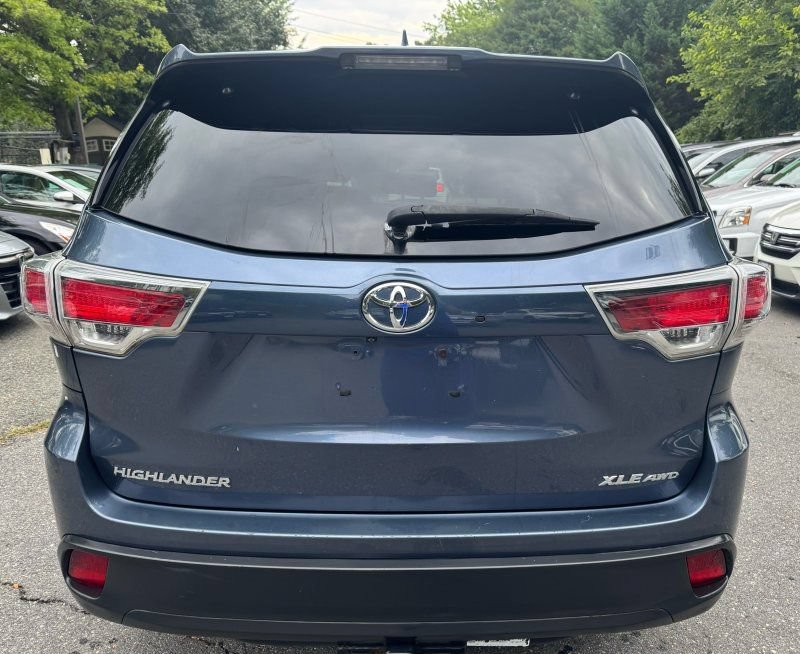 Used 2015 Toyota Highlander XLE AWD/4WD image 5