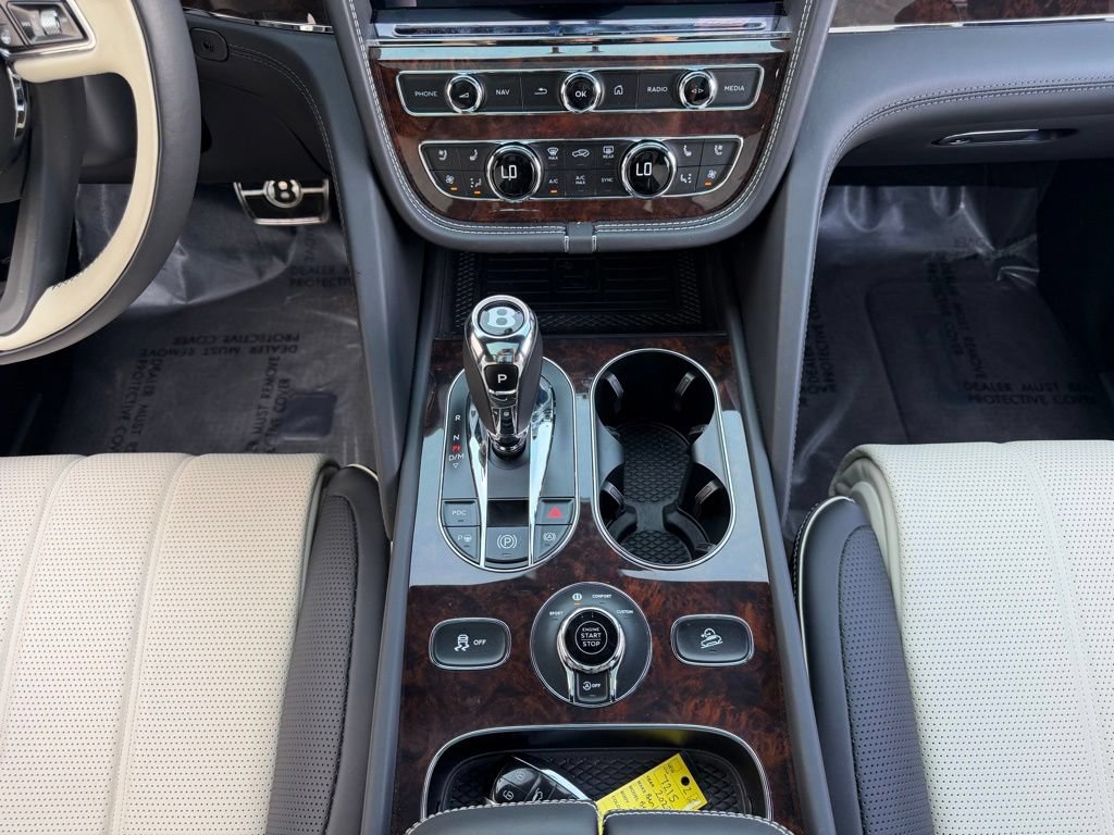 Used 2023 Bentley Bentayga AWD/4WD image 16
