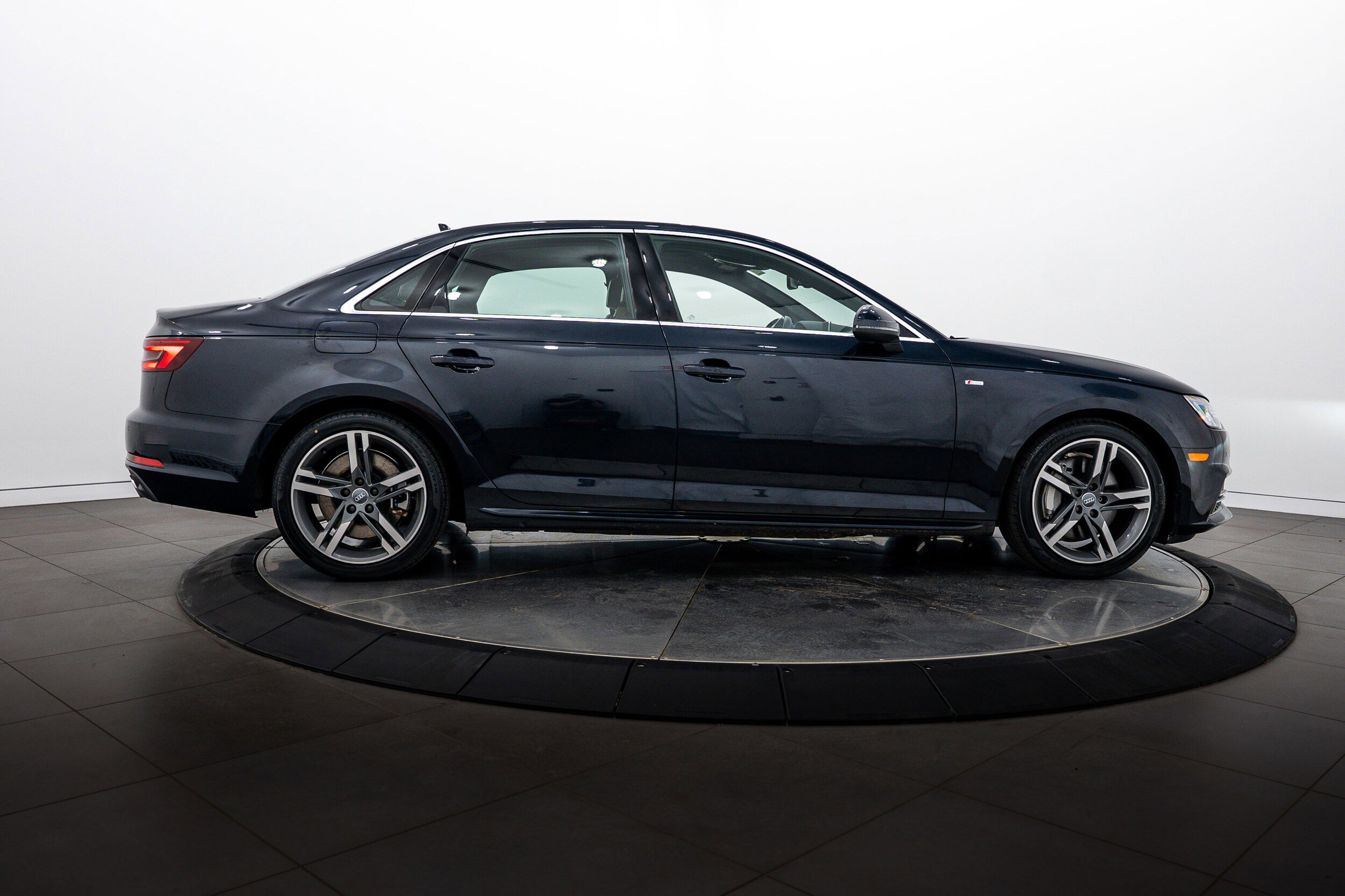 Certified 2018 Audi A4 2.0T Premium Plus w/ Premium Plus Package image 3