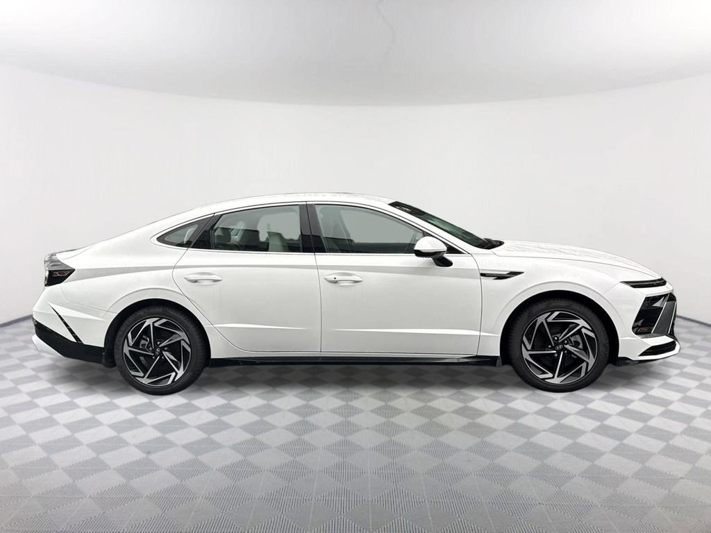 New 2026 Hyundai Sonata SEL FWD image 4