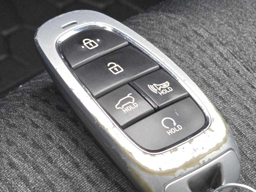 Used 2023 Hyundai Santa Fe SEL image 37