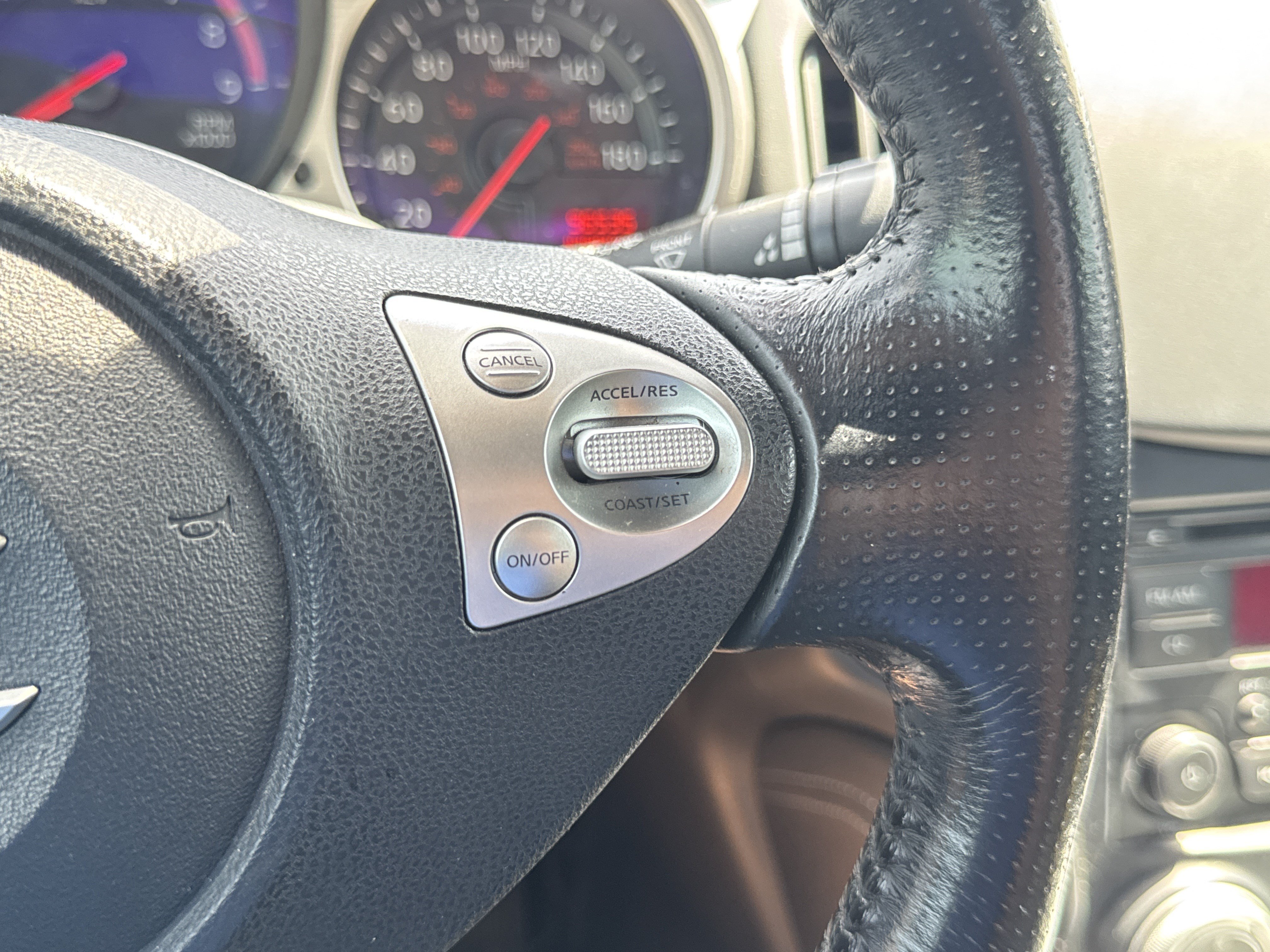 Used 2017 Nissan 370Z Coupe RWD image 14