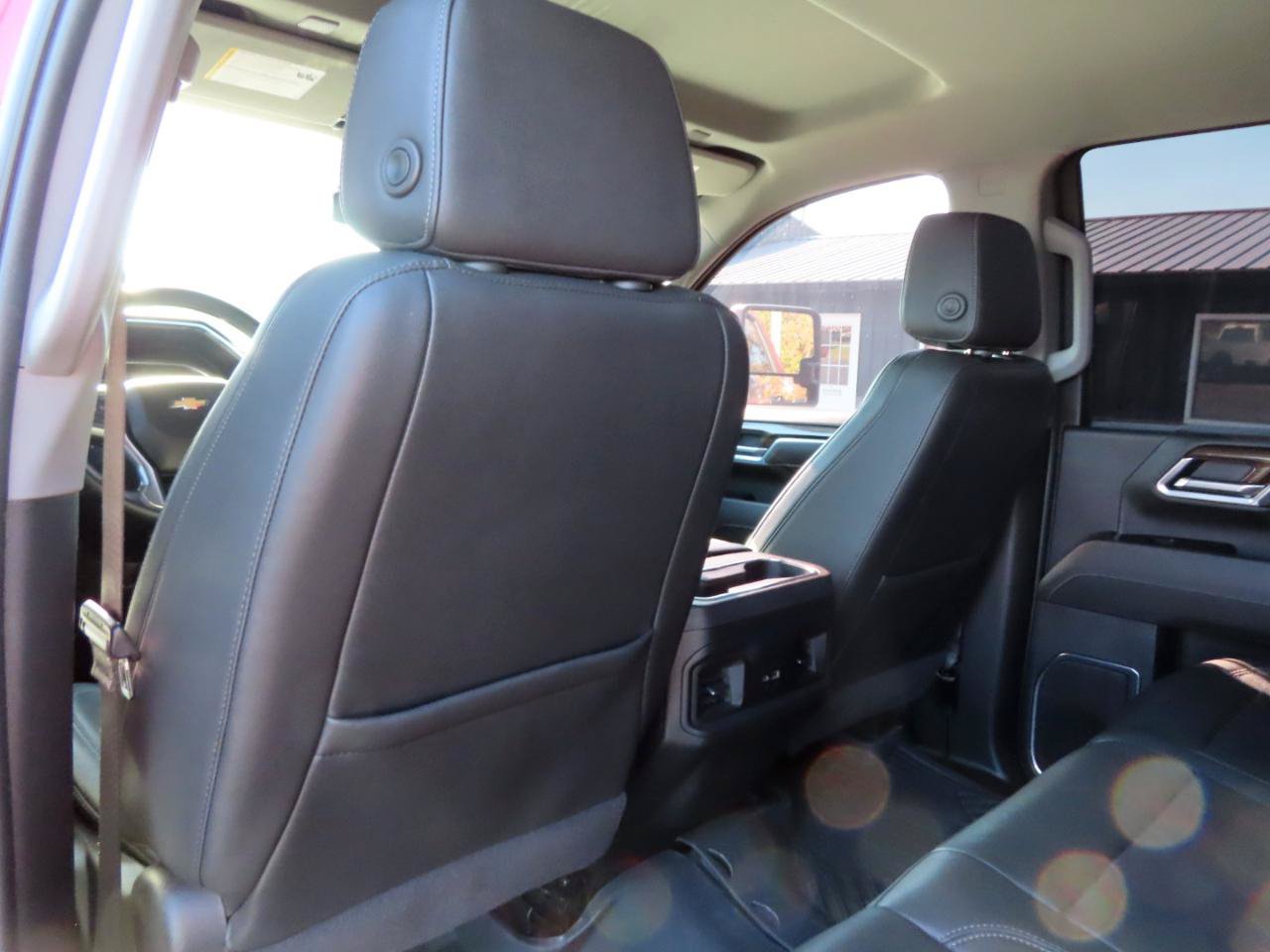 Used 2024 Chevrolet Silverado 2500 LT AWD/4WD image 45