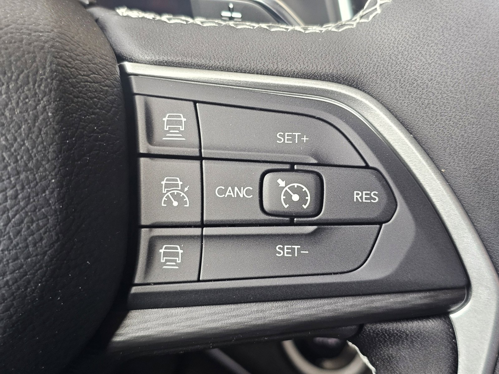 New 2025 Jeep Grand Cherokee L Laredo image 19