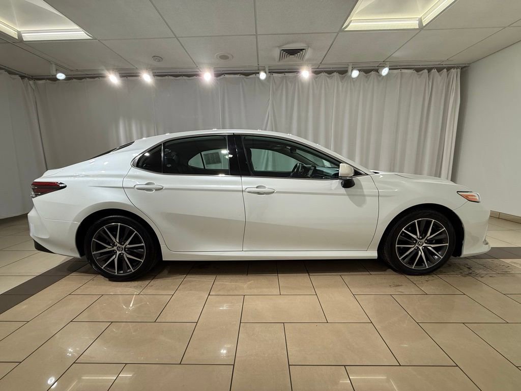 Certified 2022 Toyota Camry XLE image 6