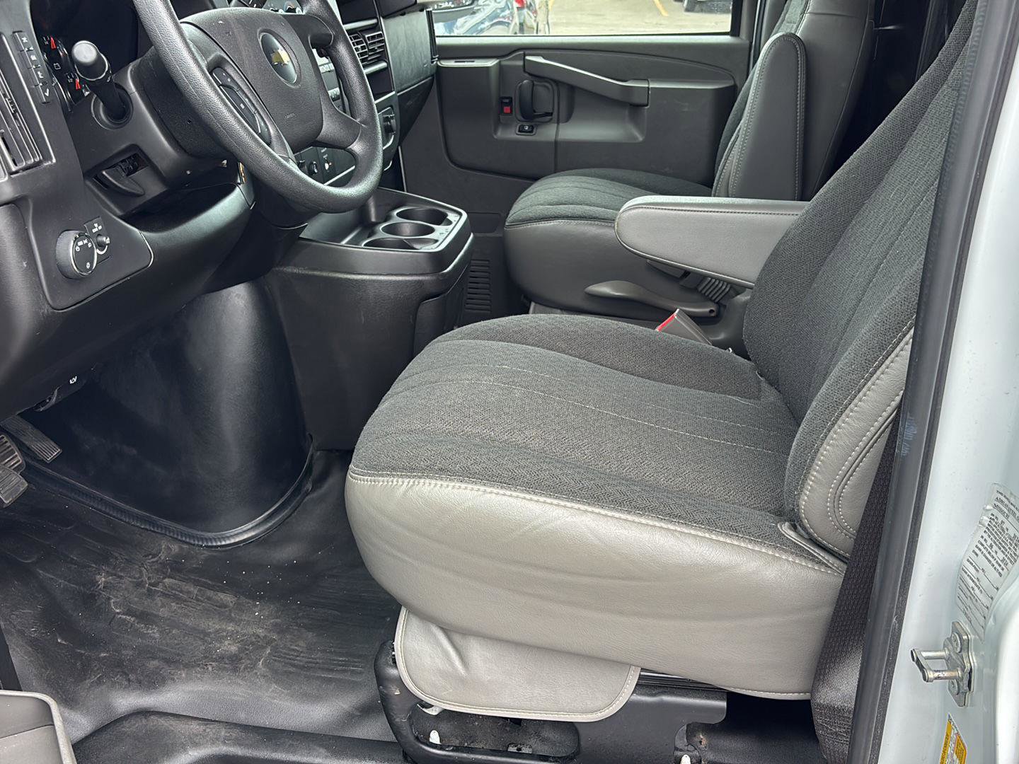 Used 2024 Chevrolet Express 2500 w/ Driver Convenience Package RWD image 13