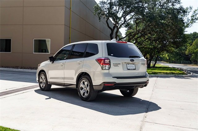 Used 2017 Subaru Forester 2.5i image 4