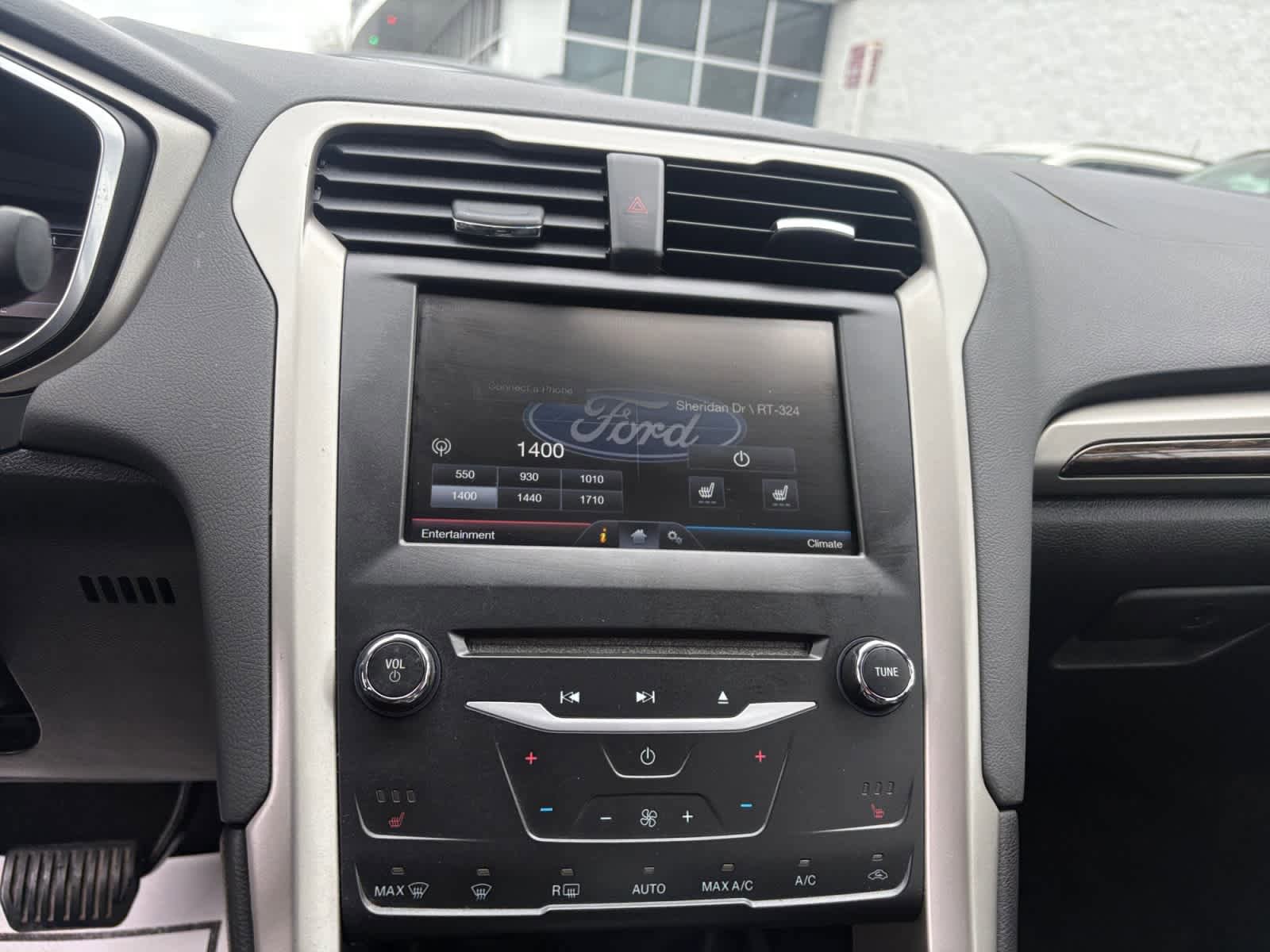 Used 2015 Ford Fusion SE w/ Equipment Group 202A FWD image 22