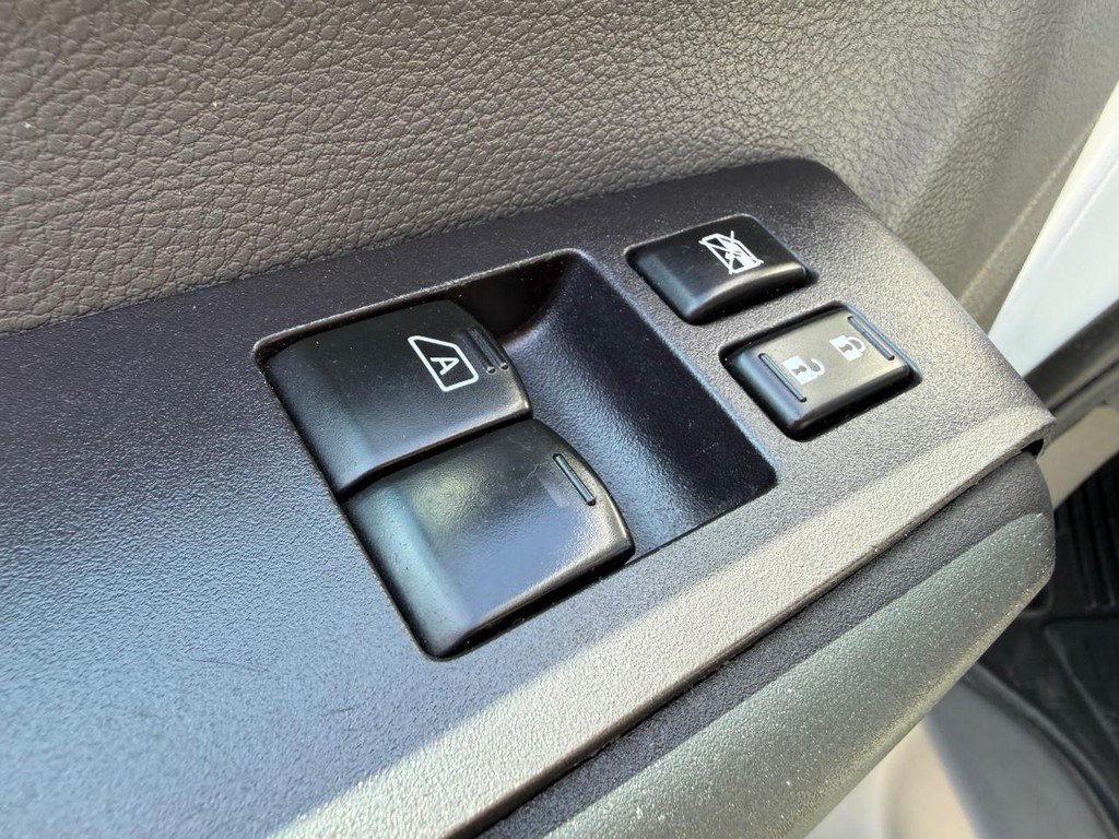 Used 2015 Nissan NV 3500 SV w/ Technology Package RWD image 36