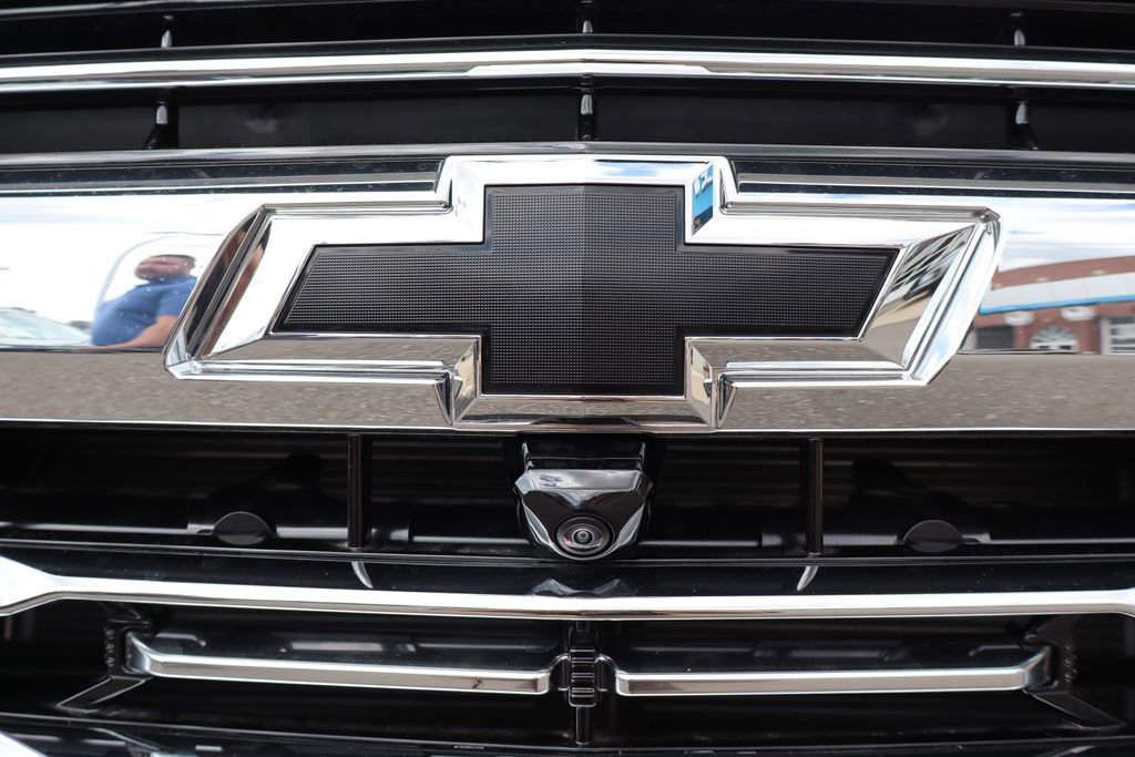 New 2025 Chevrolet Suburban Premier image 6