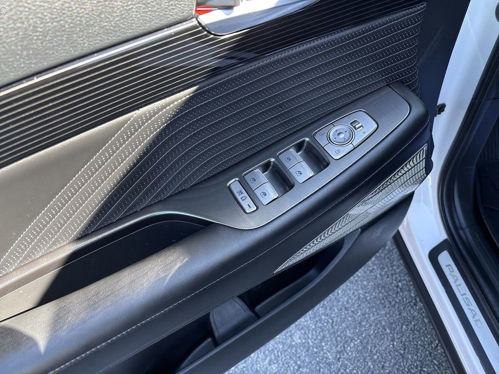 Used 2025 Hyundai Palisade Calligraphy image 15