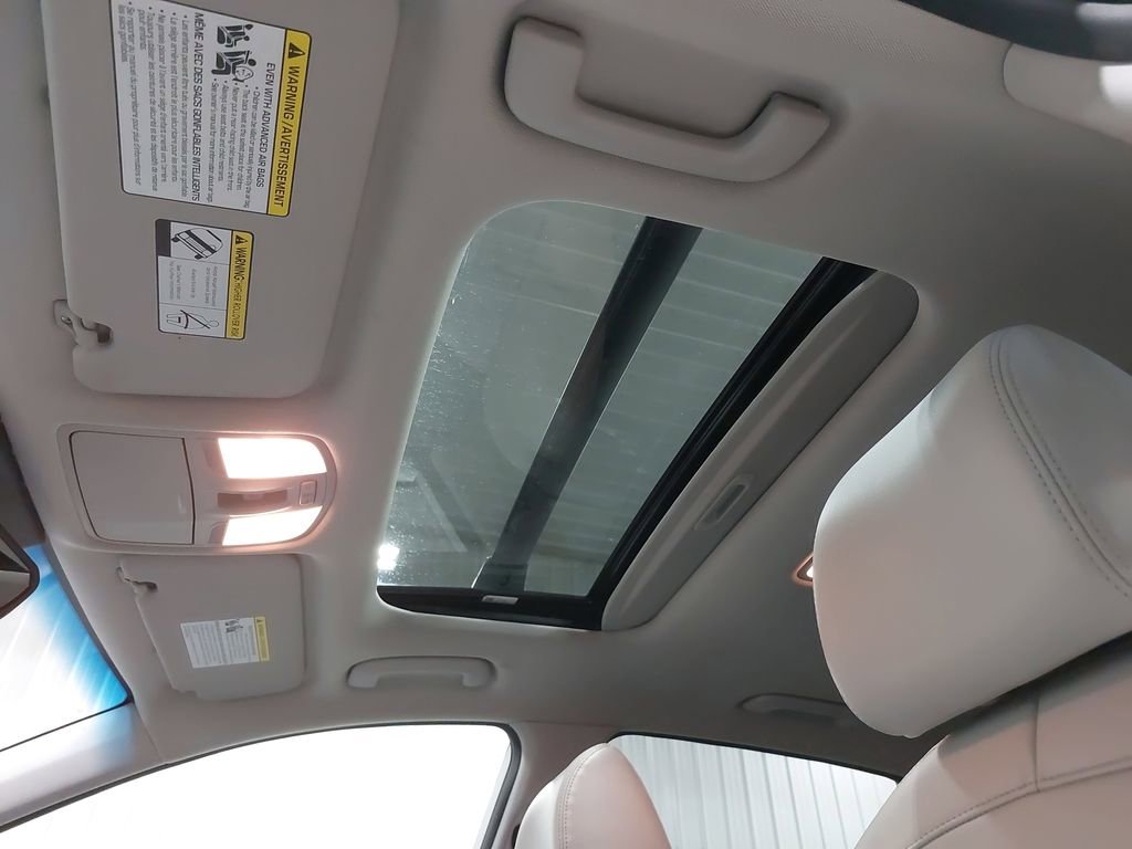 Used 2022 Hyundai Kona Limited AWD/4WD image 30