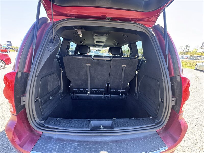 Used 2015 Dodge Grand Caravan R/T FWD image 9