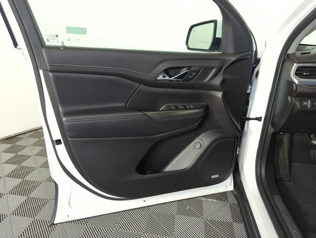 Used 2019 GMC Acadia SLT image 18