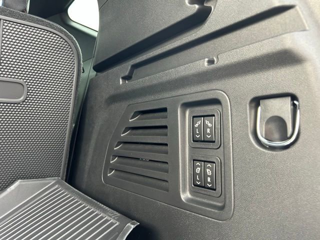 New 2026 Chevrolet Traverse RS w/ LPO, Floor Liner Package image 9