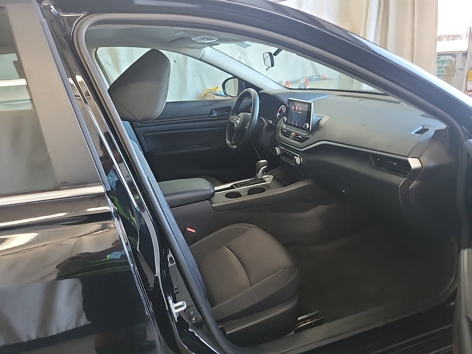 Used 2025 Nissan Altima 2.5 S image 15