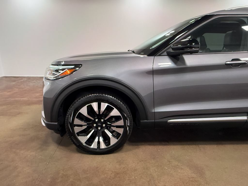 Used 2025 Ford Explorer Platinum w/ LUX Leather Package AWD/4WD image 38