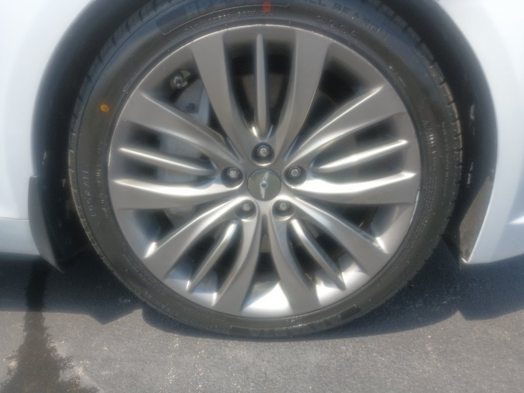 Used 2015 Hyundai Genesis 5.0 RWD image 10
