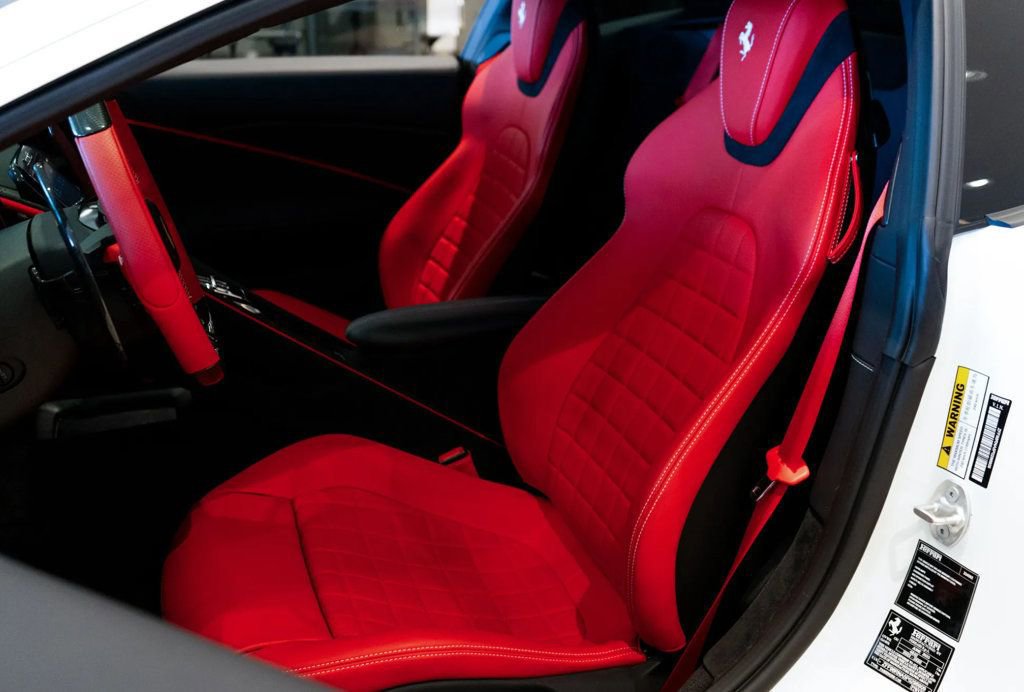 Used 2023 Ferrari Roma image 6