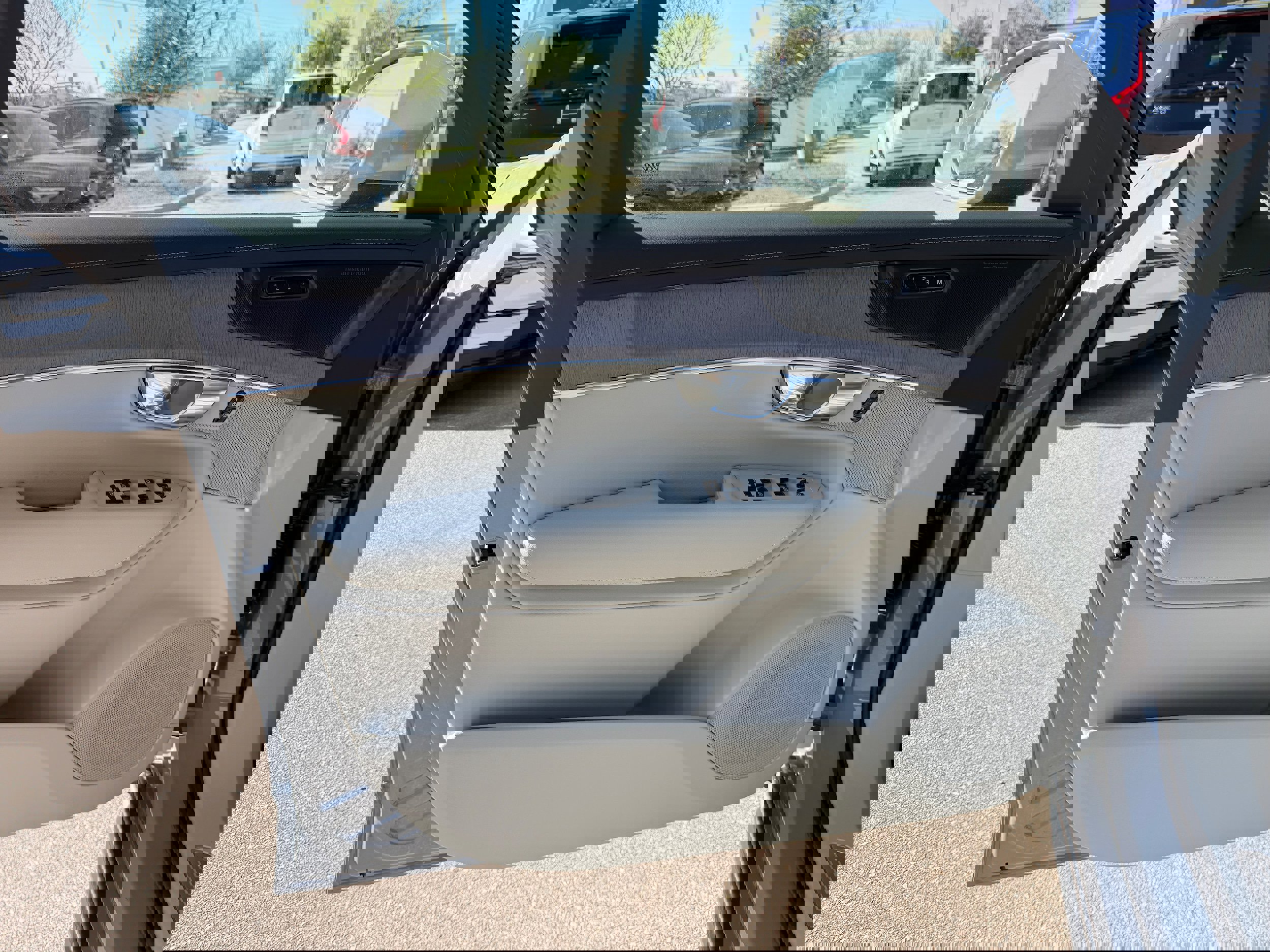 New 2026 Volvo XC90 B6 Ultra w/ Protection Package image 18