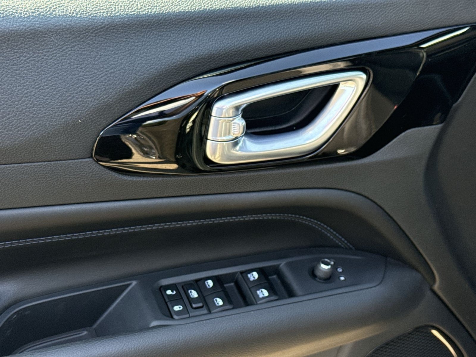 New 2026 Jeep Compass Latitude AWD/4WD image 15
