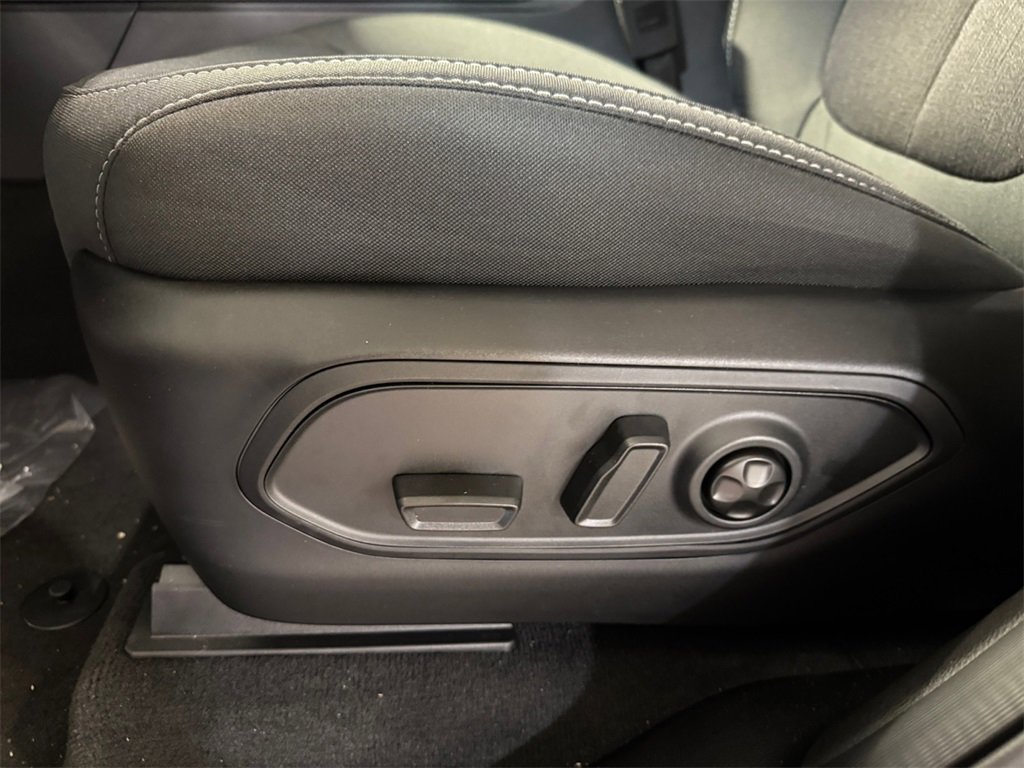 New 2025 Jeep Grand Cherokee Laredo X w/ Luxury Tech Group I image 13