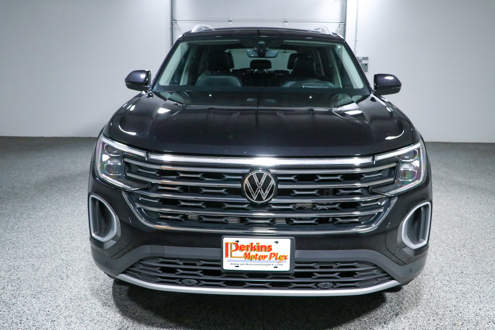 Used 2024 Volkswagen Atlas SEL AWD/4WD image 4