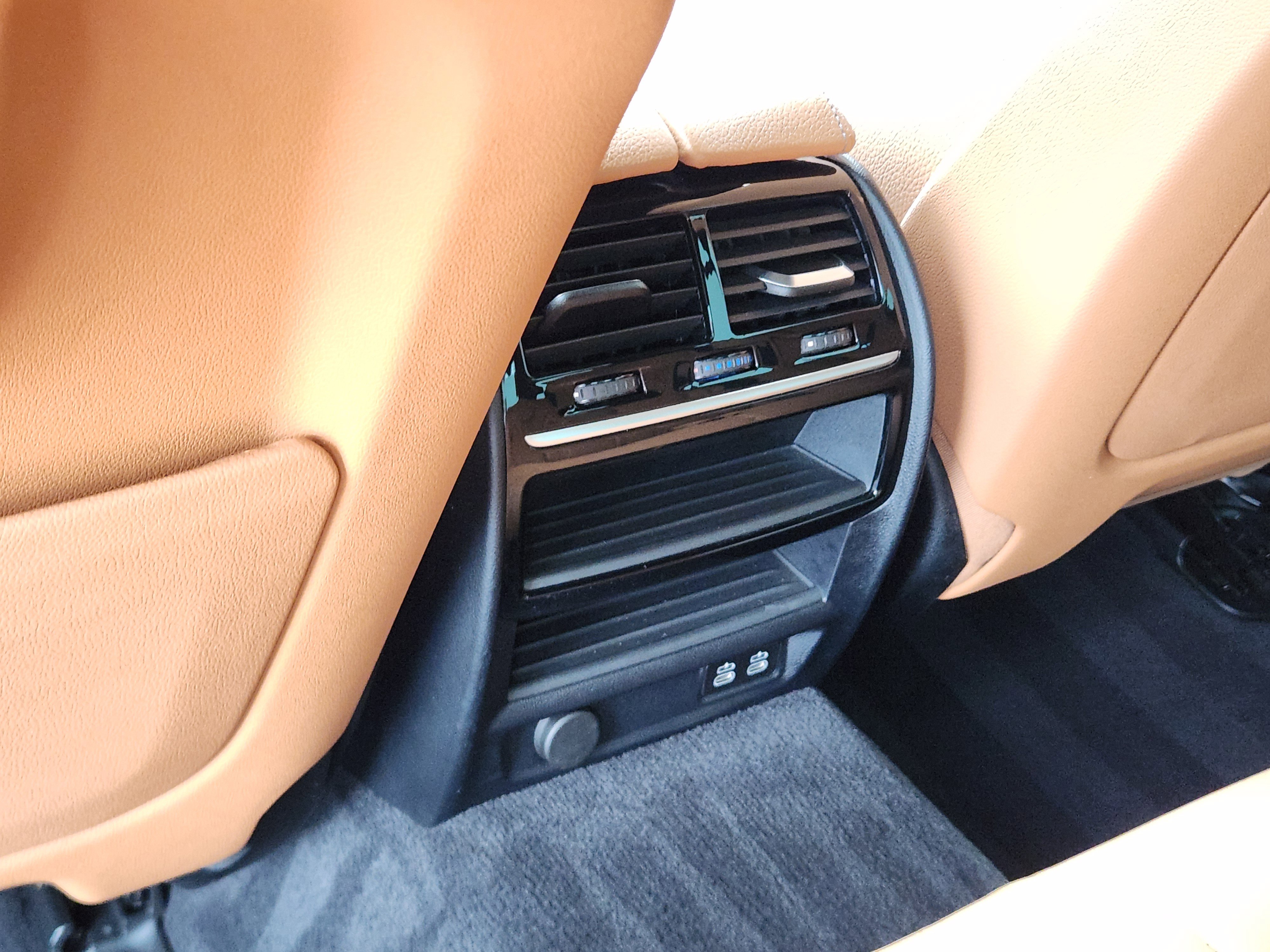 Used 2020 BMW 530e w/ M Sport Package image 35