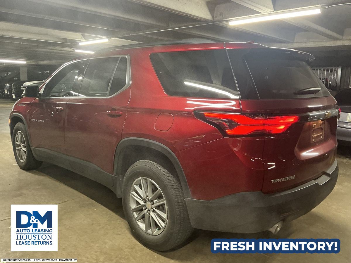 Used 2023 Chevrolet Traverse LT FWD image 4