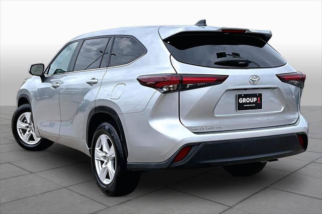 Certified 2024 Toyota Highlander LE FWD image 12