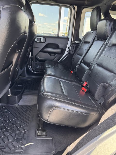 Used 2020 Jeep Wrangler Unlimited Sahara image 11