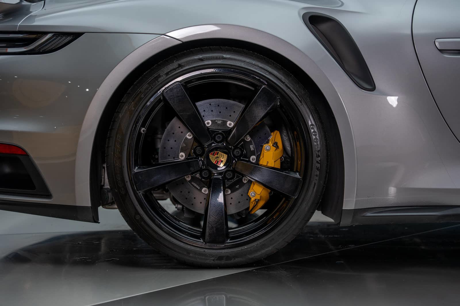 Used 2021 Porsche 911 Turbo S AWD/4WD image 9