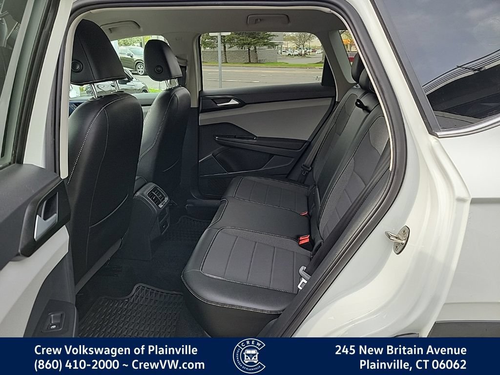 Certified 2022 Volkswagen Taos SE w/ Driver Assistance Package FWD image 16
