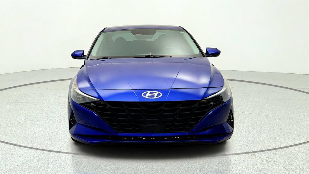 Used 2022 Hyundai Elantra SEL w/ Convenience Package FWD image 2