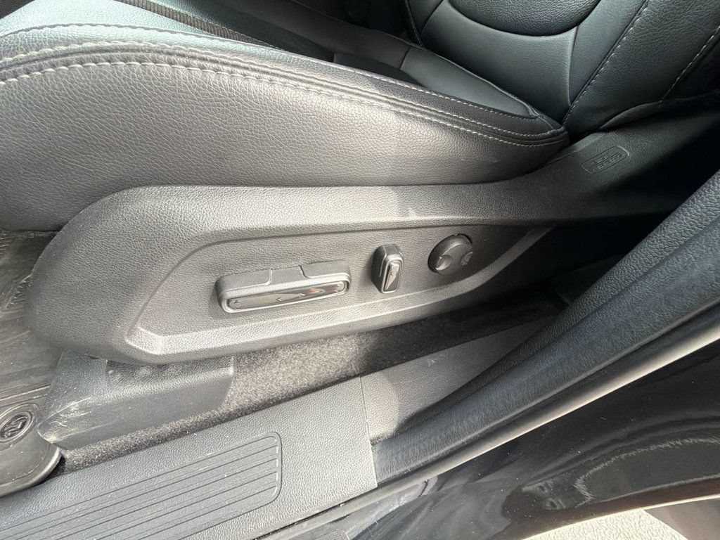 Used 2025 Honda Pilot EX-L image 13