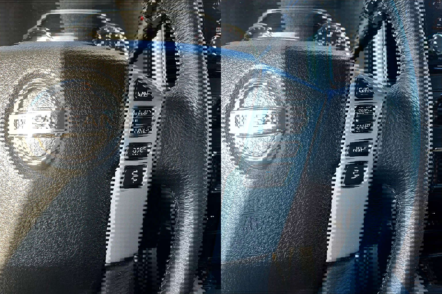 Used 2021 Nissan Titan SV w/ SV Convenience Package image 19