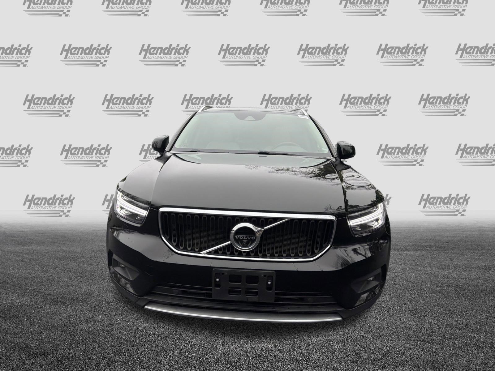 Used 2020 Volvo XC40 T5 Momentum w/ Protection Package Premier image 3