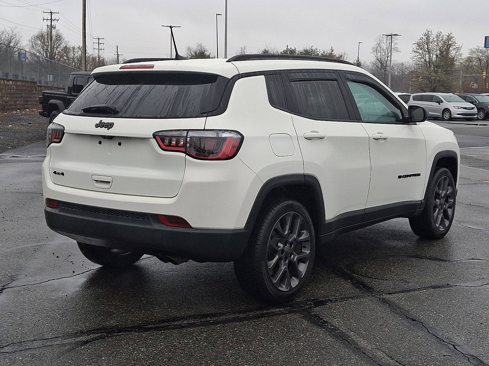 Used 2021 Jeep Compass Latitude w/ Sun and Sound Group AWD/4WD image 6